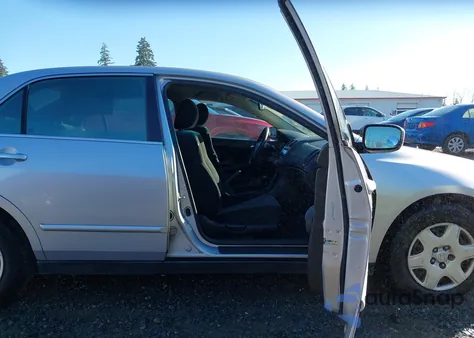 2005 Honda Accord 2.4 Lx z USA, uszkodzony, nr VIN 1HGCM56405A032569